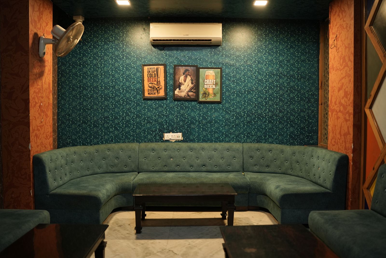 Club Elaaka Bar and Lounge