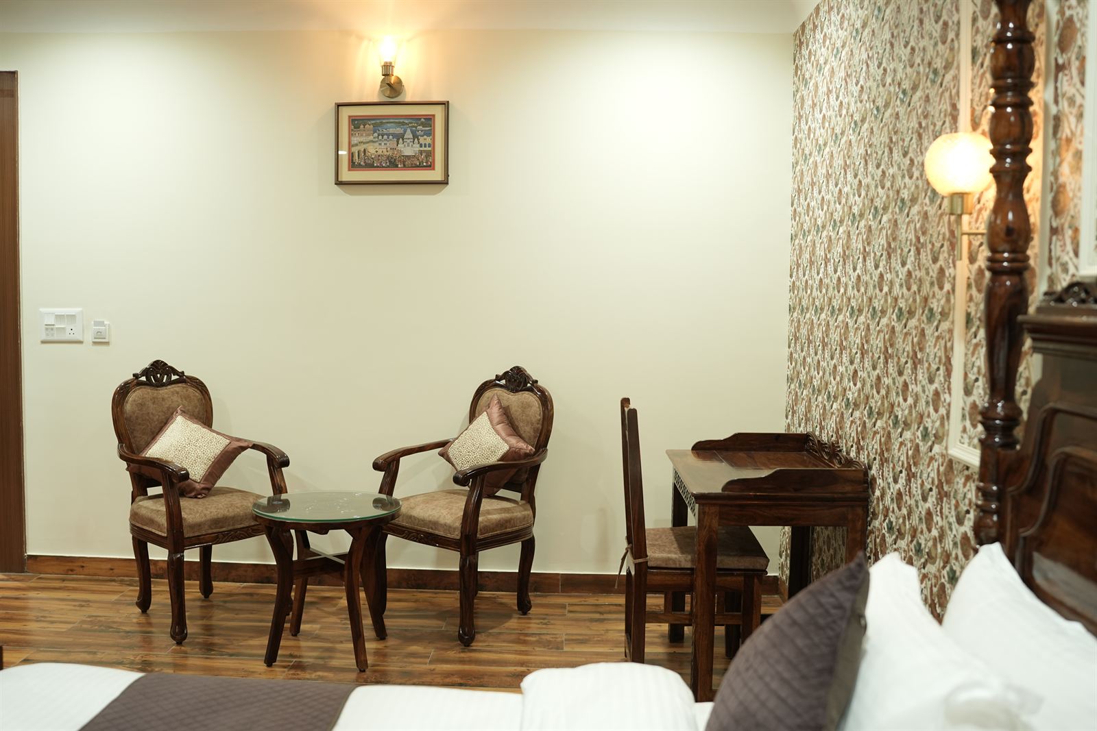 Family Royal Suite & Elegant Bedding